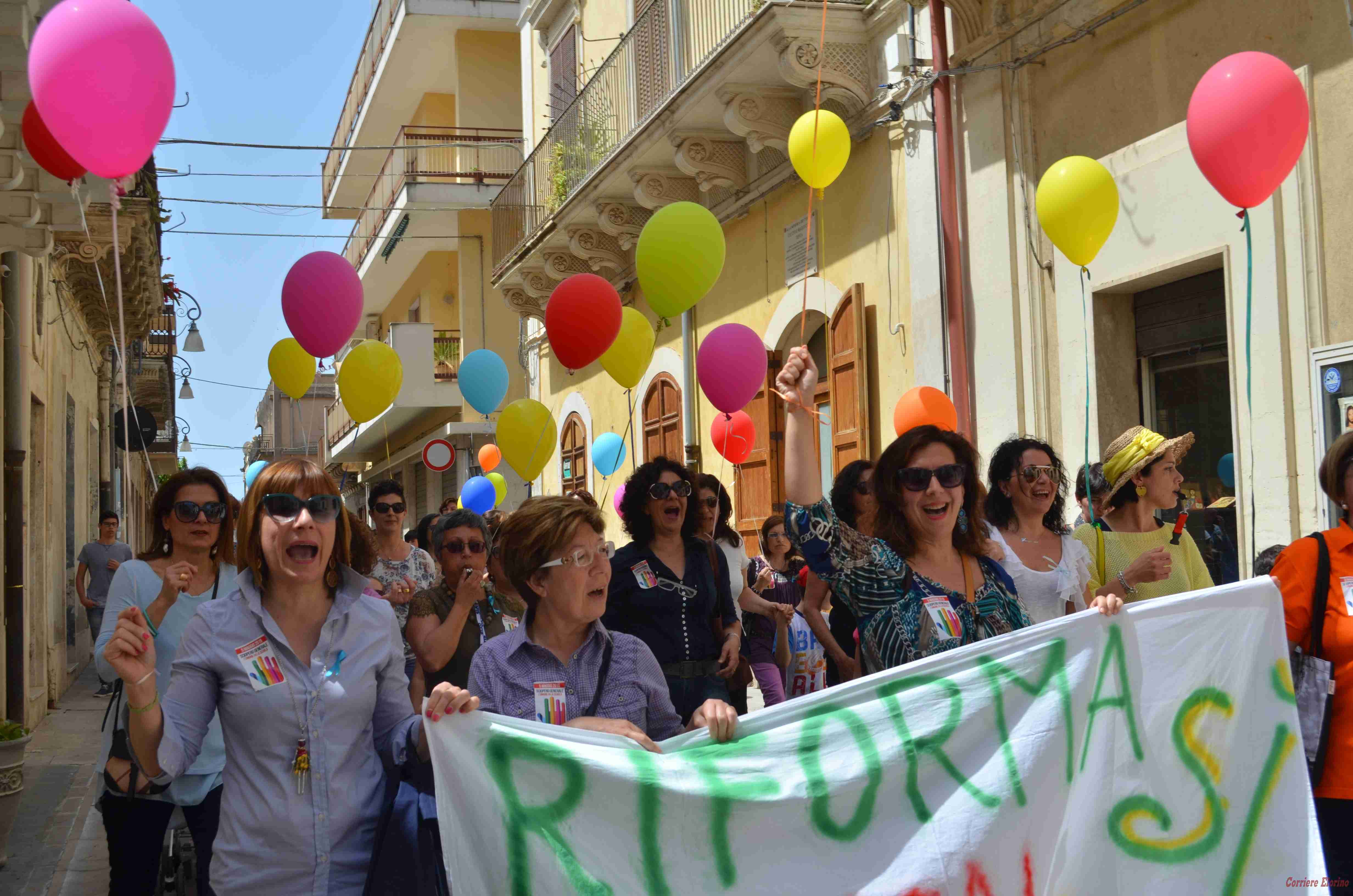 Docenti, precari, studenti in piazza contro la riforma