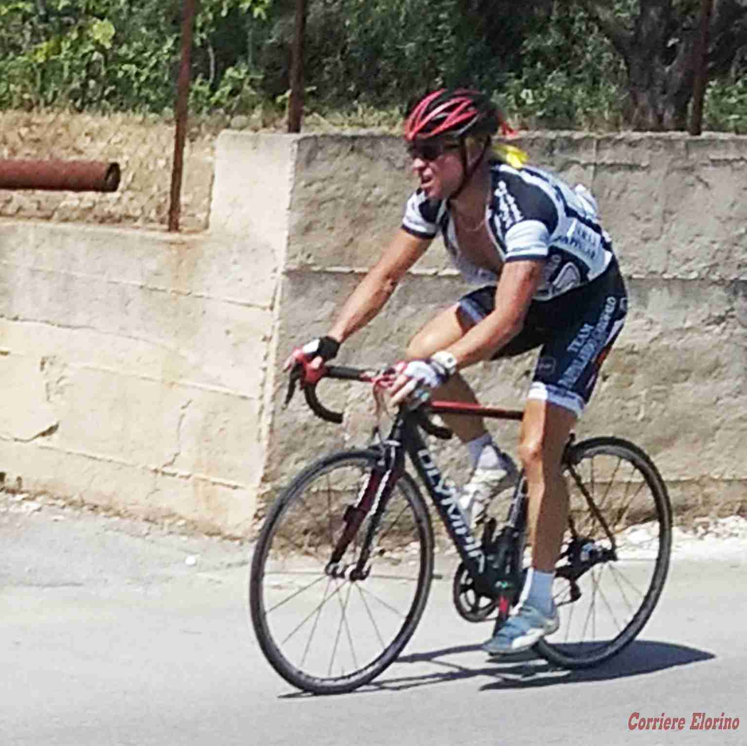 Fabio Di Rosolini primo assoluto e primo di categoria alla mediofondo di Solarino