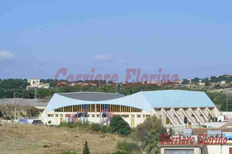 Chiuso il palazzetto dello sport “Pietro Tricomi”