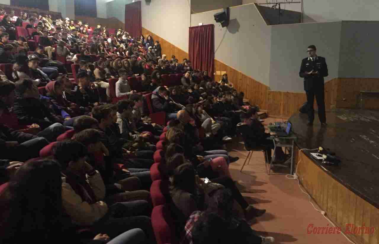 I Carabinieri incontrano gli studenti di Rosolini per parlare di stalking