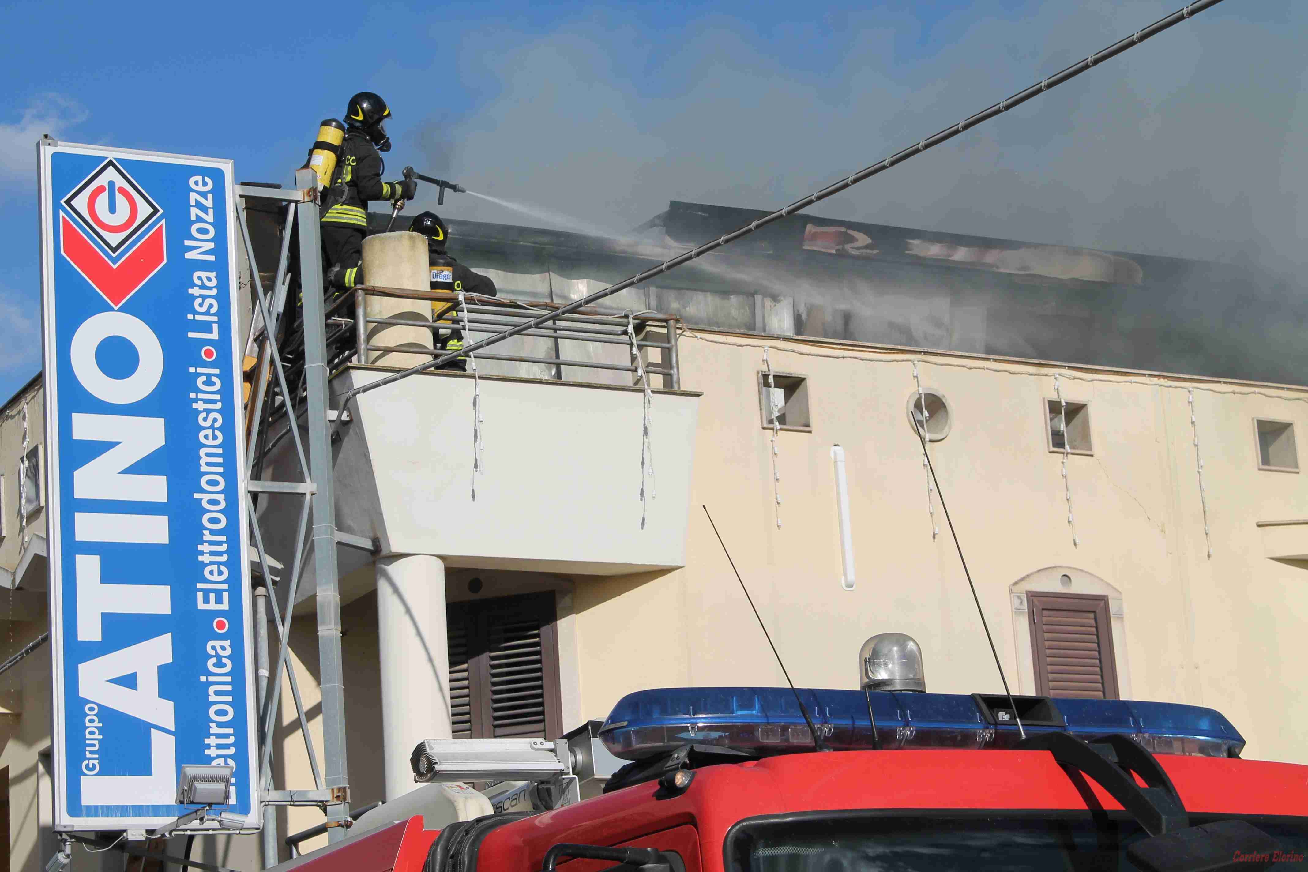 Incendio all’interno di “Latino impianti”