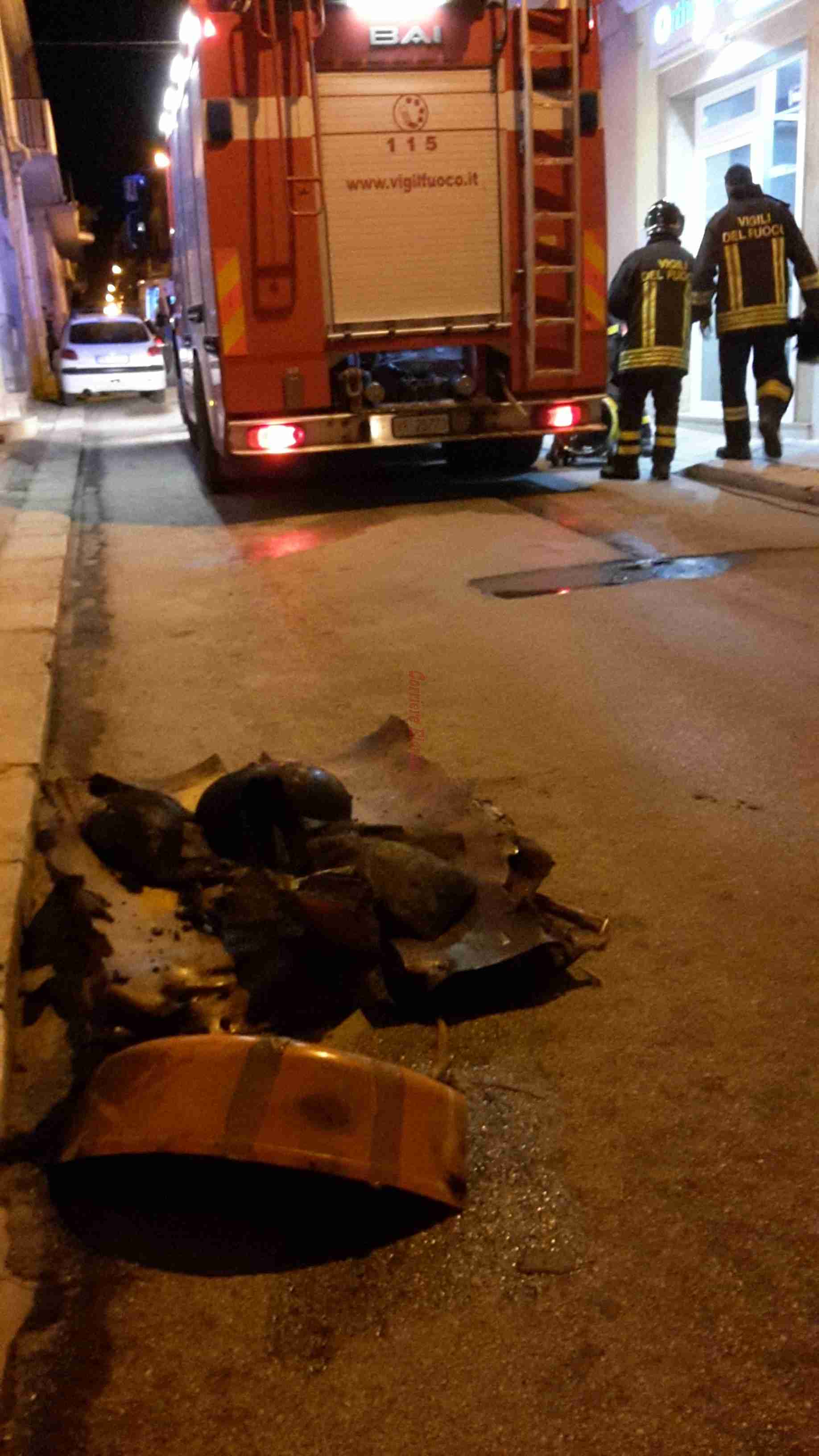 Attimi di panico a causa del cortocircuito di una caldaia in via Ferreri