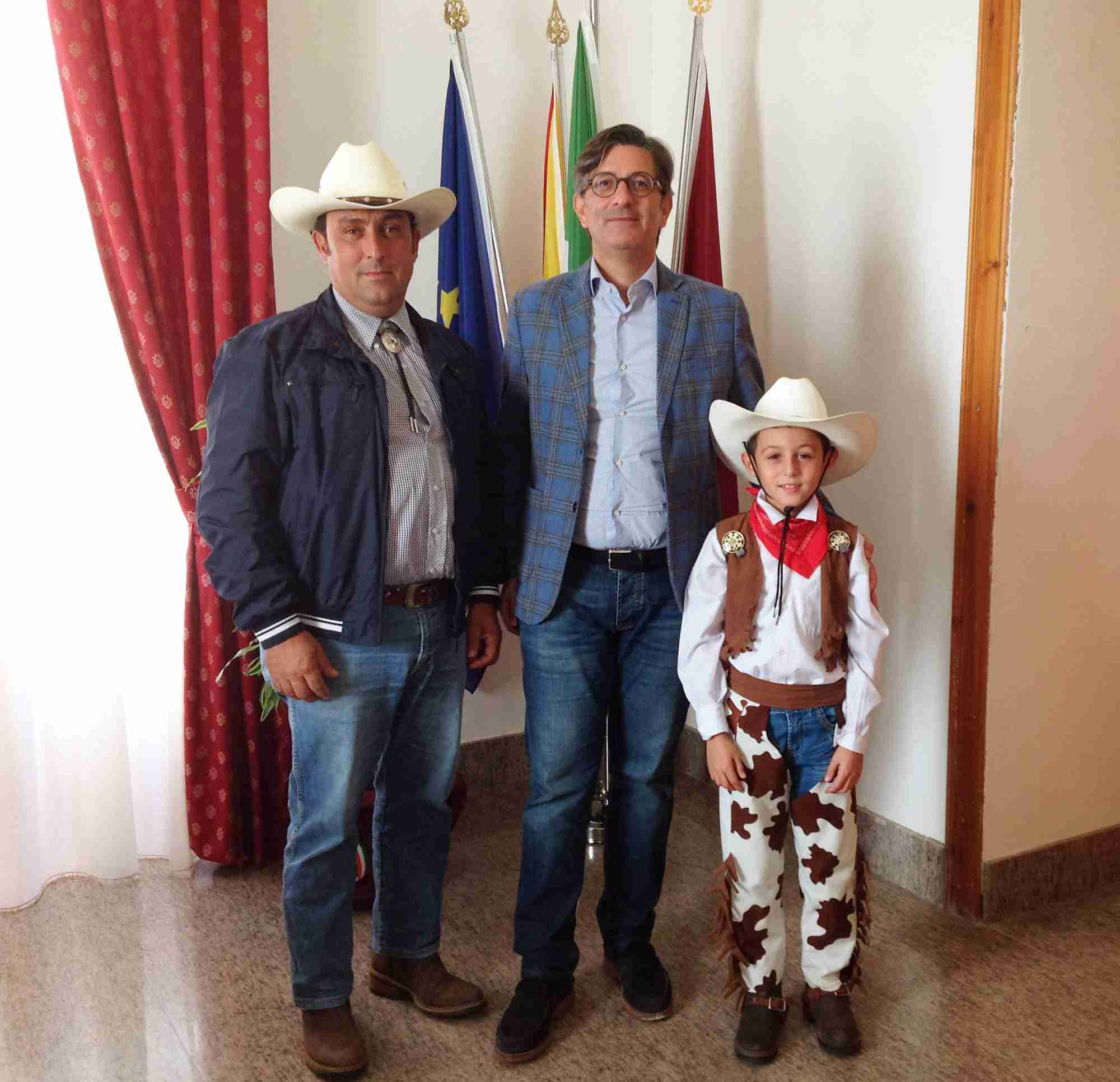 Gli auguri del sindaco Calvo a Luigi e Giorgio Runza che domenica parteciperanno a “Talenti & Cavalli” di Verona