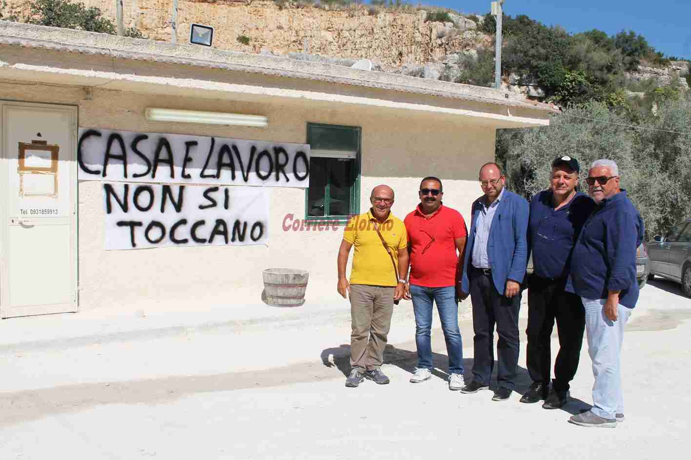 Cava e casa “svendute” all’asta: i Forconi evitano lo sfratto