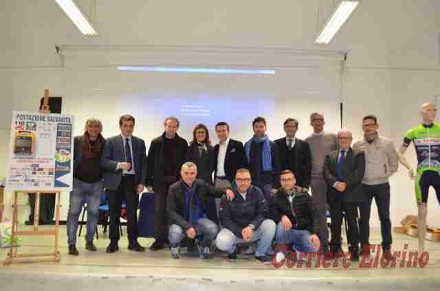 Con il progetto  “Defibrilliamo la scuola”  la Team Bike Rosolini consegna quattro defibrillatori agli Istituti scolastici di Rosolini