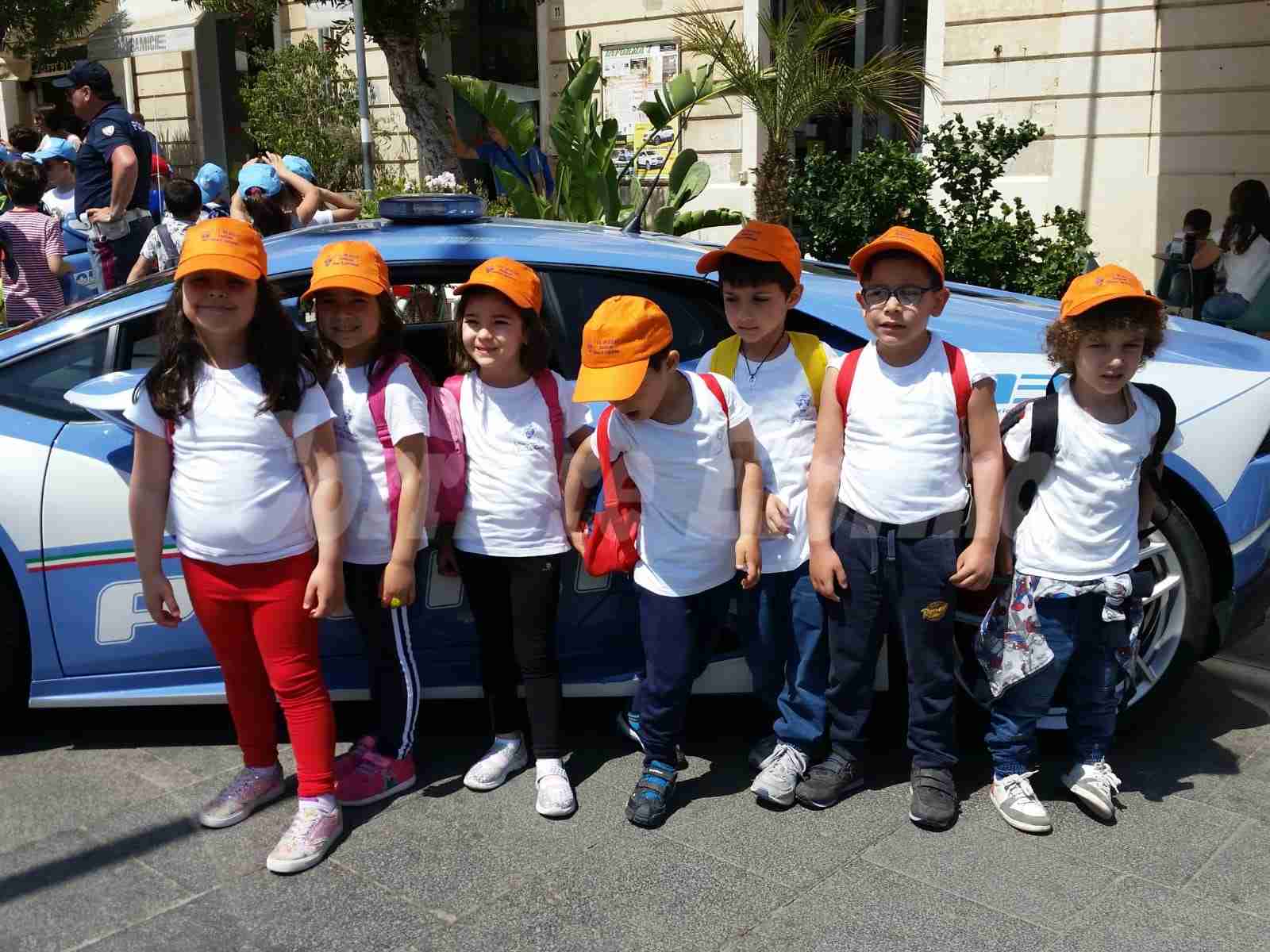 La Polizia Stradale di Siracusa accoglie i piccoli alunni dell’I. C. “E De Cillis”