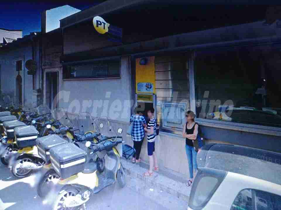 Preleva al Bancomat. Donna scippata alle Poste