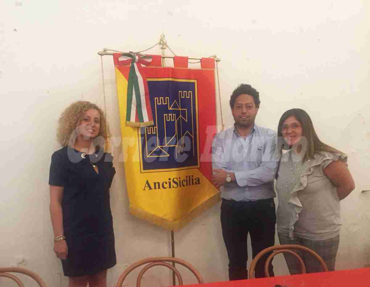 Delegazione di consiglieri comunali presente a Incontro Anci Giovani a Palermo