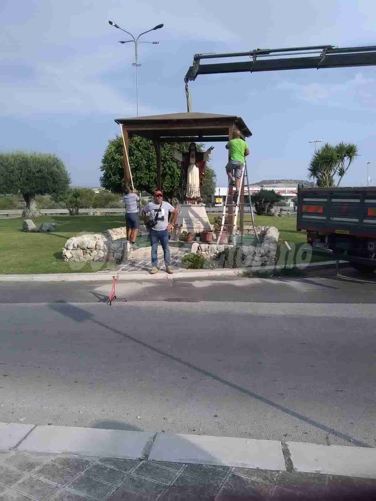 Un gazebo per proteggere la statua del Sacro Cuore. Città Verde: “Se ci aiutate non ci fermeremo”