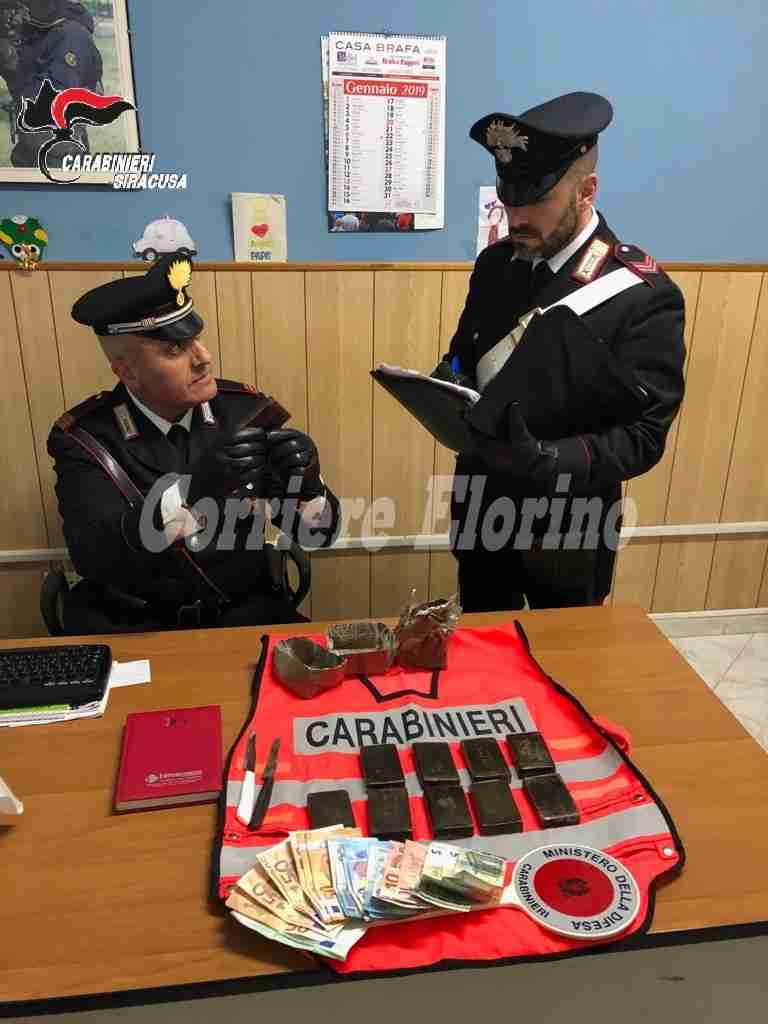 1 Kg di hashish in casa: padre e figlio rosolinesi arrestati dai Carabinieri