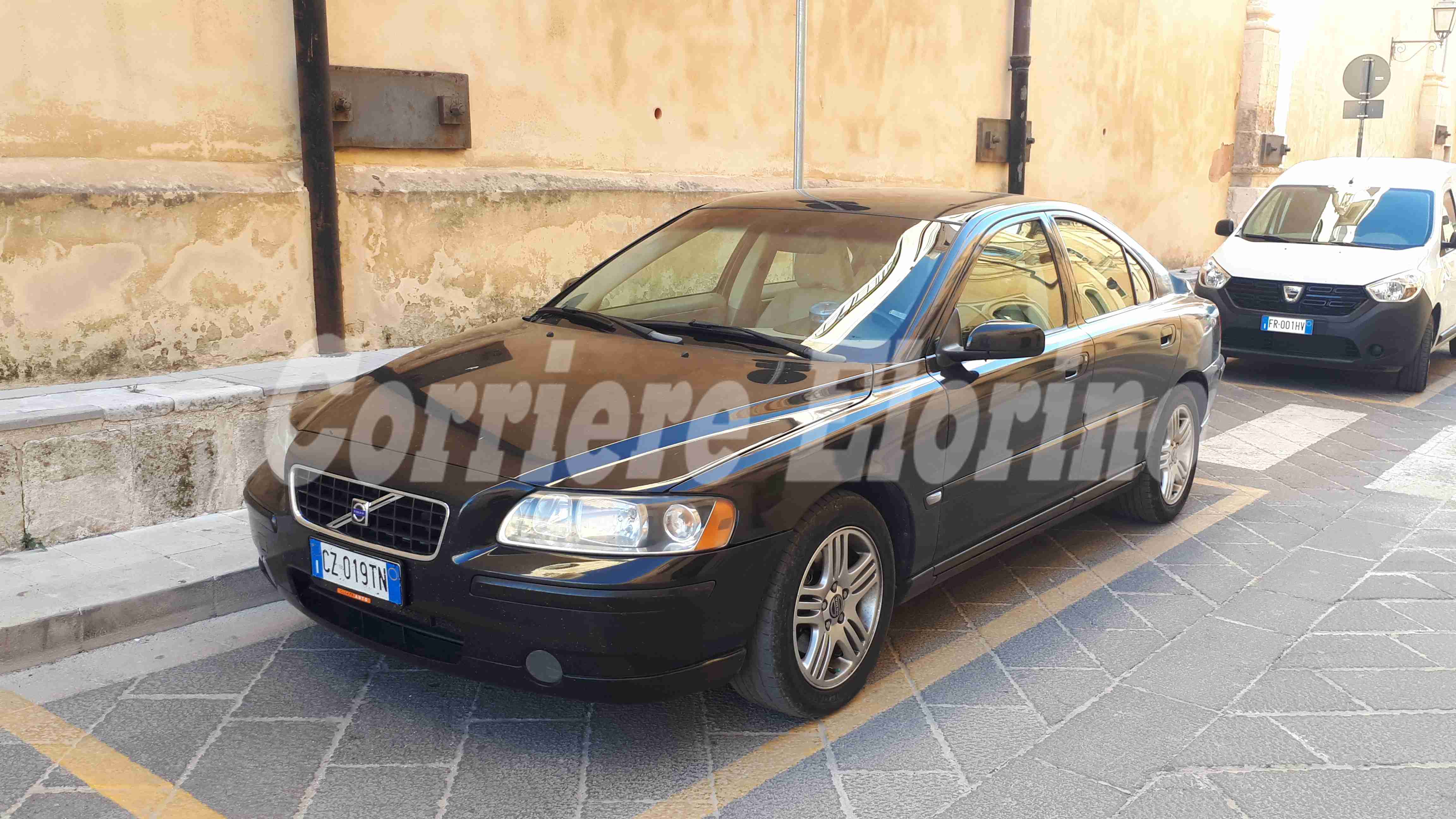 La “Cicero Auto” dona una “Volvo S60” al Comune: sarà la nuova auto di rappresentanza