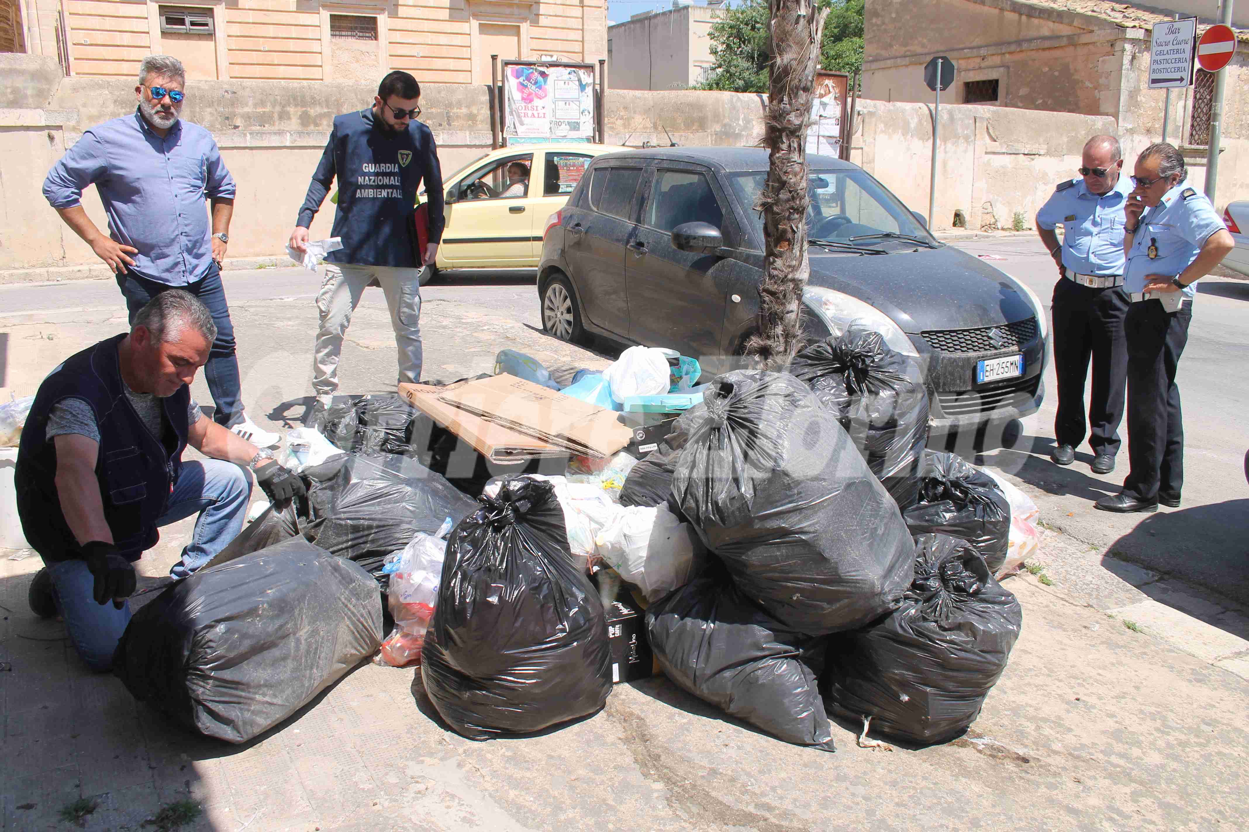 In azione una task force per la raccolta rifiuti: individuati e multati i trasgressori