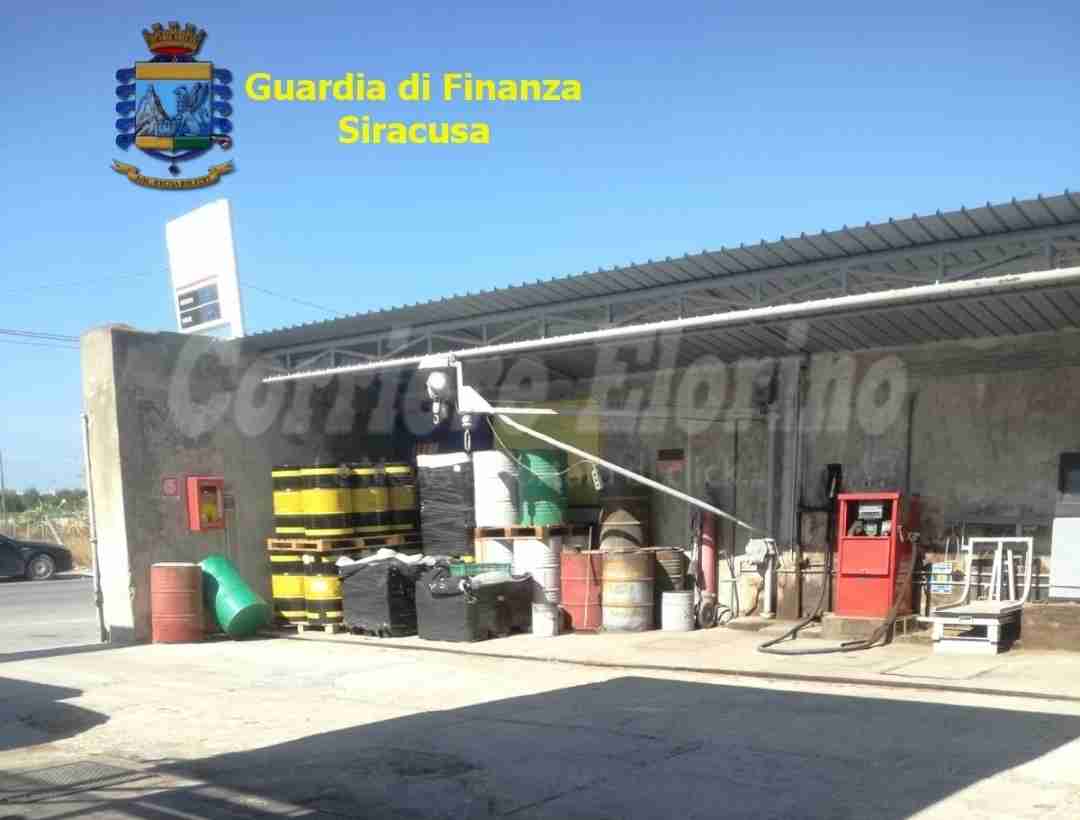 Pachino: sequestrato un deposito di carburante agricolo e tre autocisterne Pachino: sequestrato un deposito di carburante agricolo e tre autocisterne