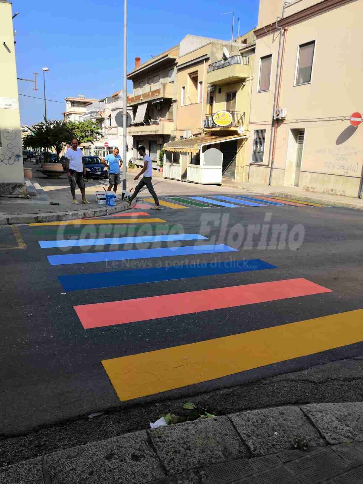 Street Art, strisce pedonali colorate nelle scuole; Di Stefano: “Un regalo ai bambini”