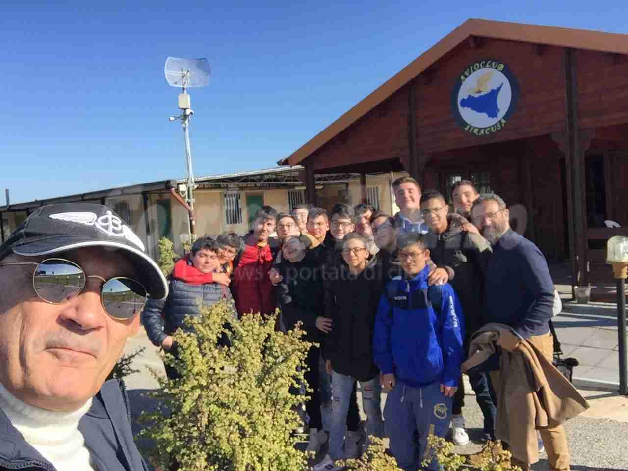 Pronti al decollo: gli studenti dell’indirizzo Aeronautico in visita all’Avioclub