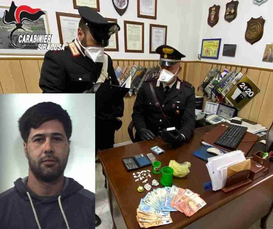 Detenevano droga in casa: arrestati dai carabinieri
