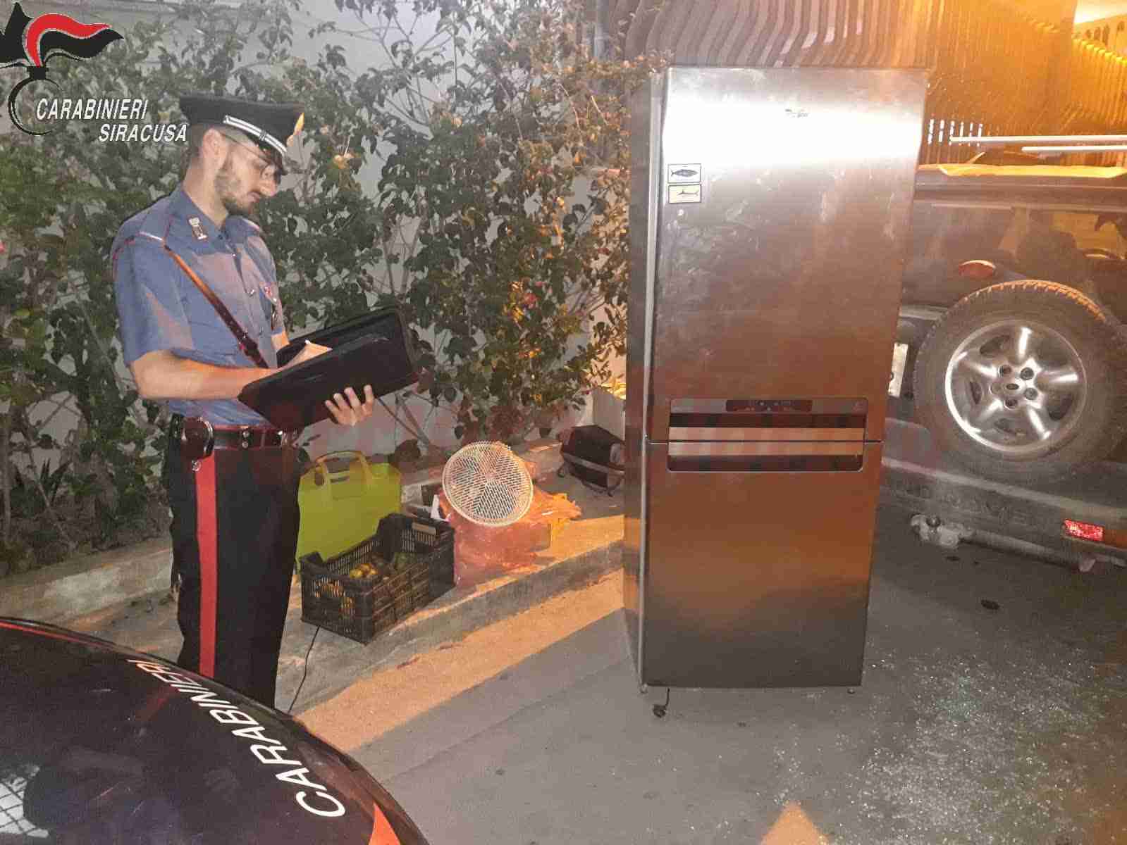 Noto, scoperti a rubare un frigorifero e altri utensili da un’abitazione, arrestati dai Carabinieri