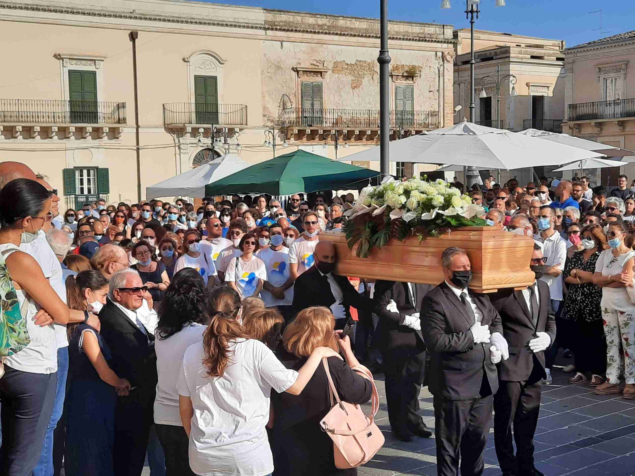 L’ultimo saluto a Danilo Macauda: “Adesso il cielo è più blu”