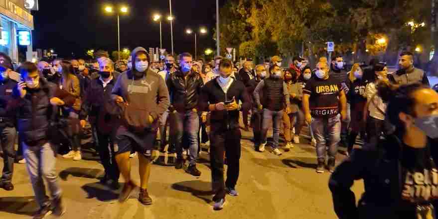 Anche a Siracusa proteste contro il Dpcm, ristoratori e gestori di palestre scendono in Piazza Duomo