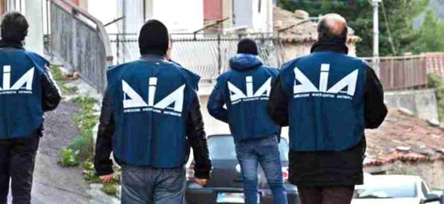 Case, garage e auto di lusso sequestrate ad affiliato del clan Trigila