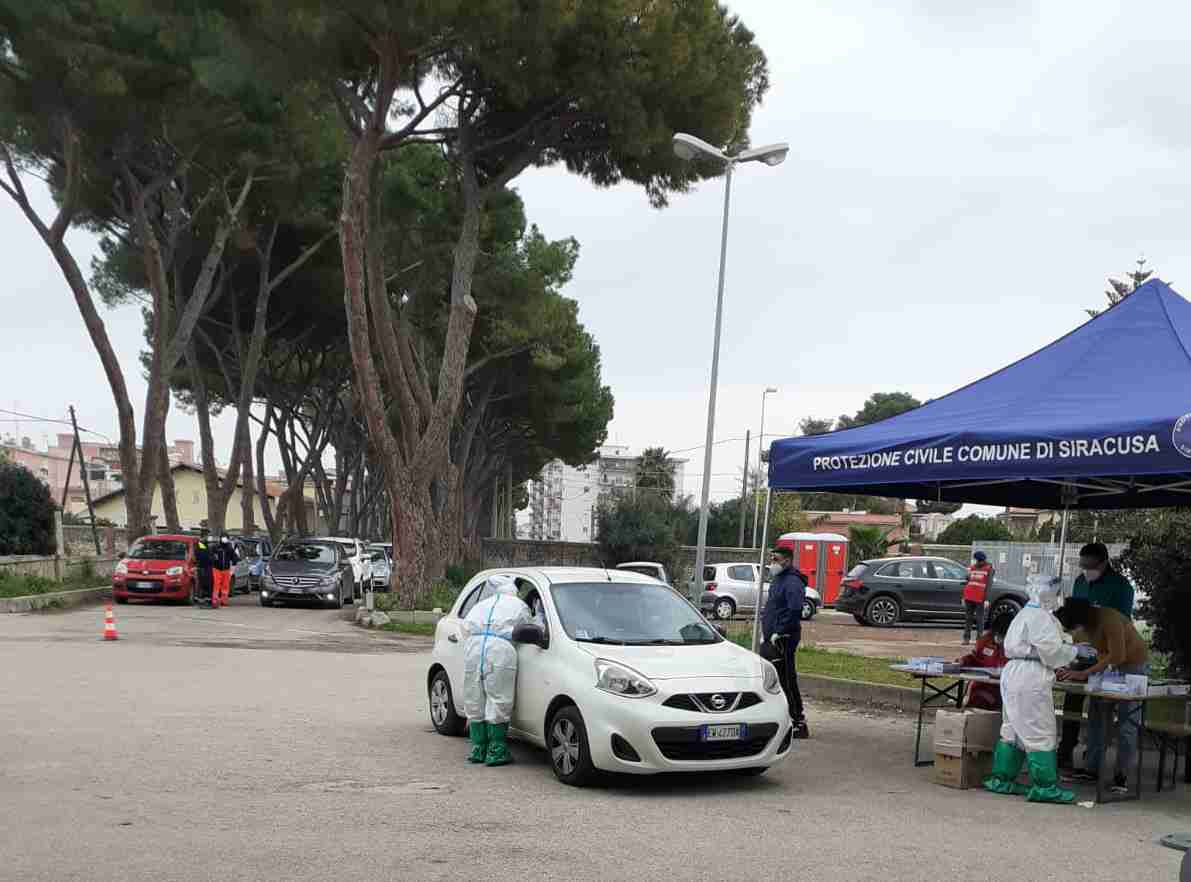 Monitoraggio covid nelle scuole superiori, 13 positivi su 4088 test rapidi