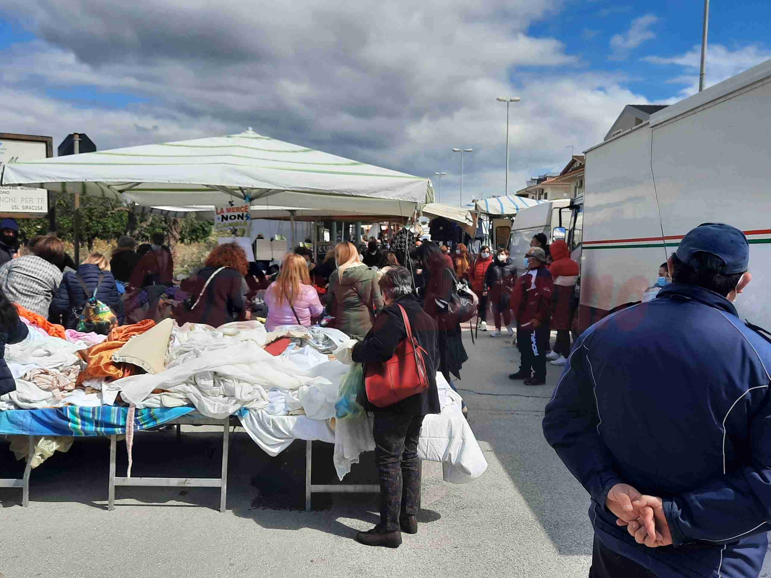 Fiera mercato, venerdì 7 maggio rimane sospeso il reparto non alimentare