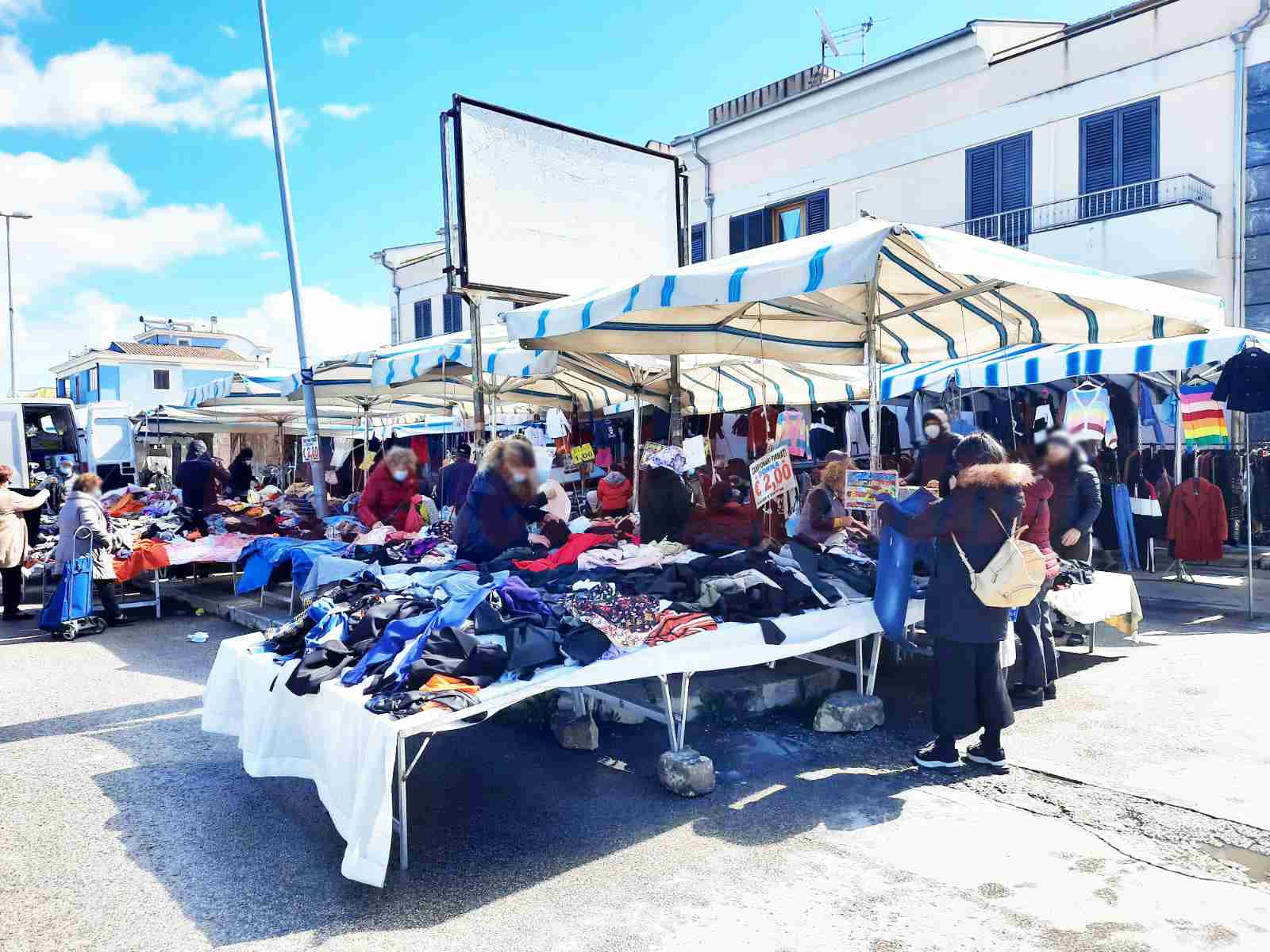 Venerdì 6 gennaio si svolgerà regolarmente la fiera mercato di Via Aldo Moro
