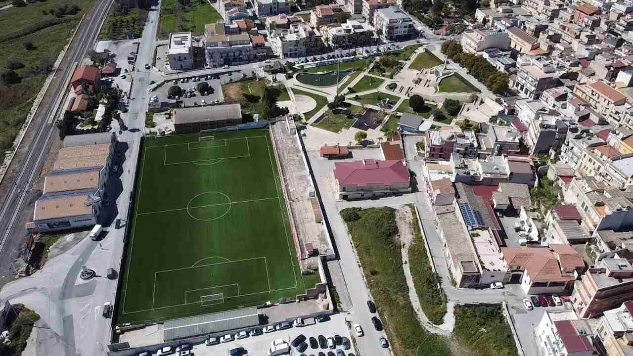 Resta vuoto lo stadio comunale Salvatore Consales, la società “La Pinetina” rifiuta la gestione