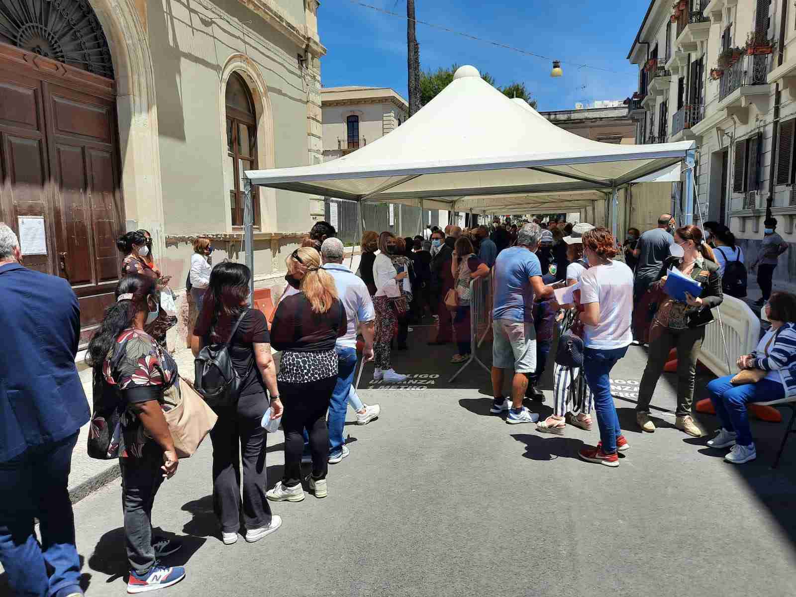 “Siamo andati a Siracusa per vaccinarci, rischiamo di aver preso il Covid”