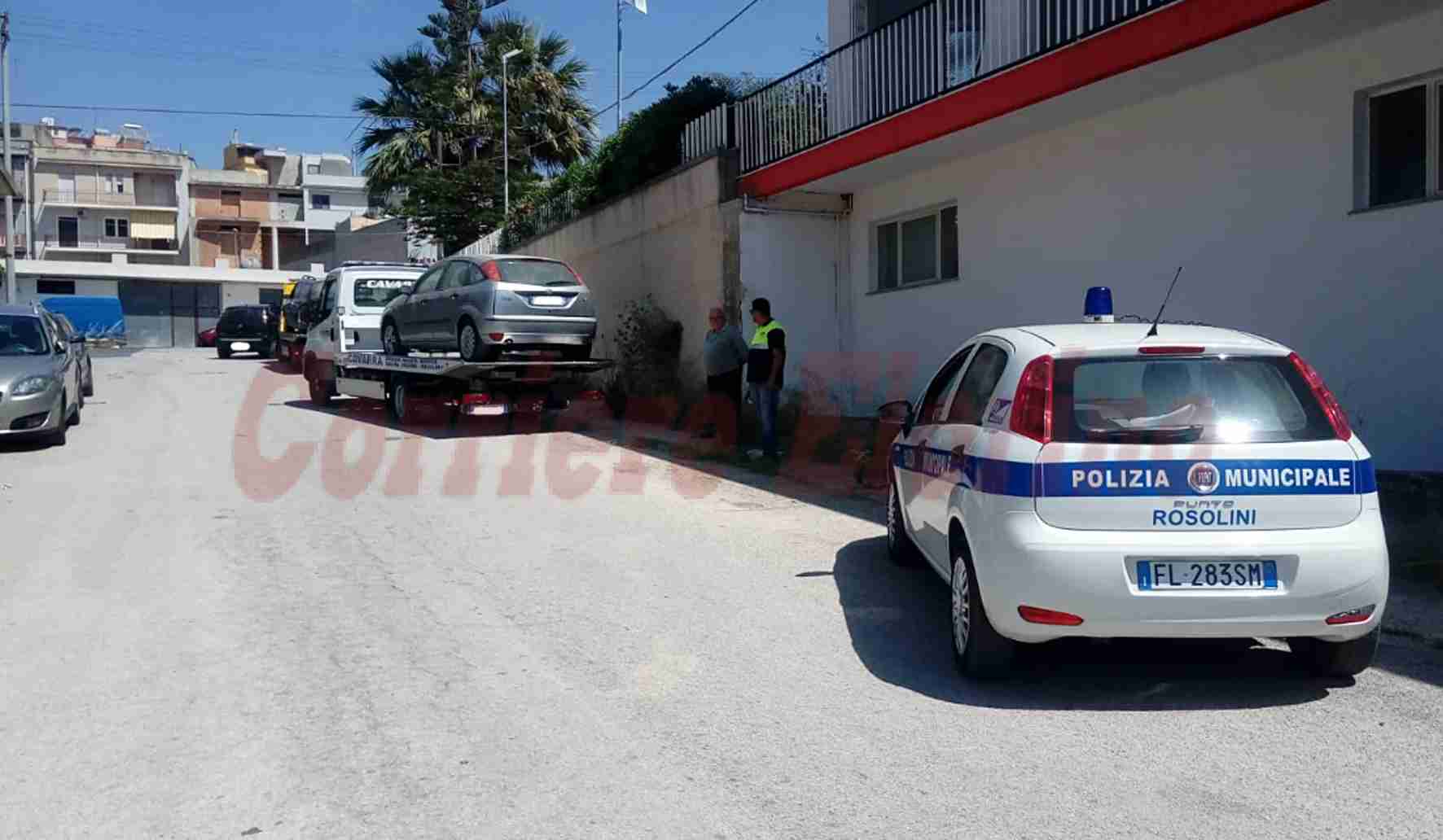 15 auto sequestrate in Via Soldato Di Martino, erano senza assicurazione