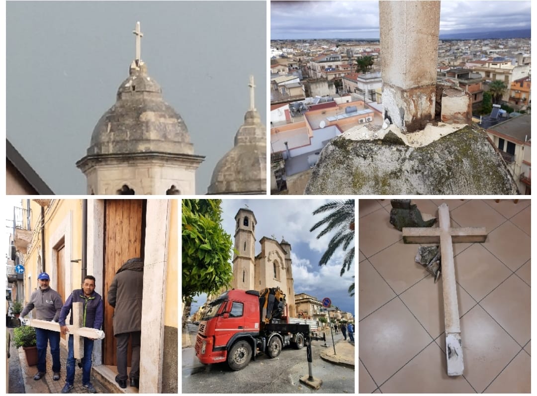 Maltempo a Rosolini, fulmine colpisce la torre campanaria della Chiesa Crocifisso