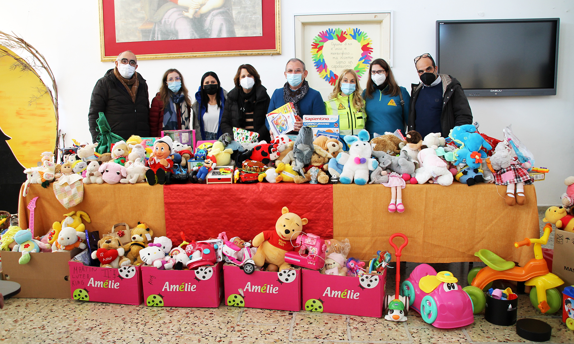 “Giocattolo del Cuore”, gli alunni del Santa Alessandra donano una montagna di regali alla Misericordia