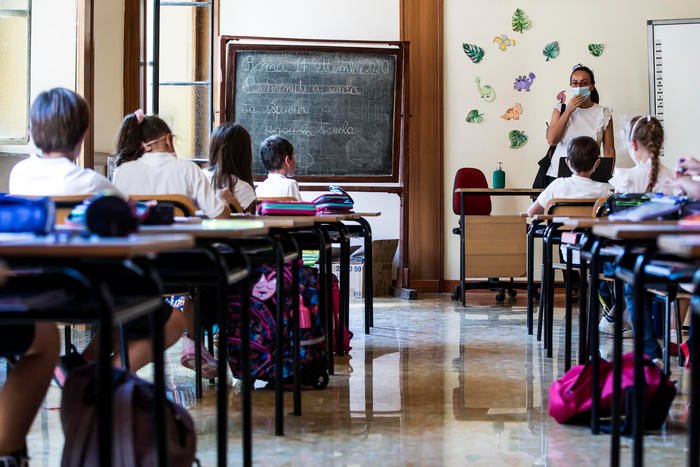 I sindaci pronti a chiudere le scuole, ma si resta in attesa dell’ordinanza di Musumeci