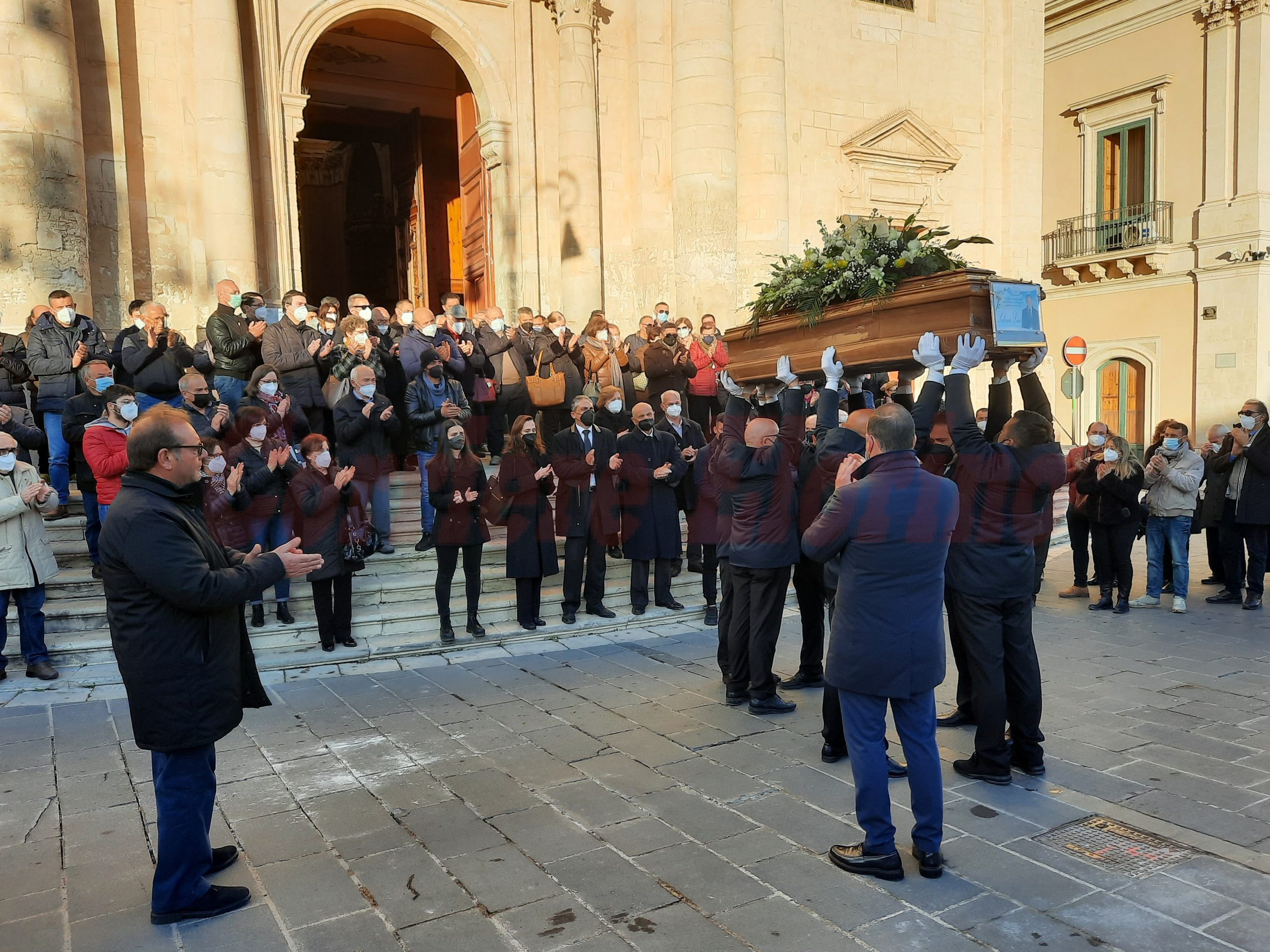 L’ultimo saluto a Lino Salonia, il fratello: “Sei stato una perla preziosa”