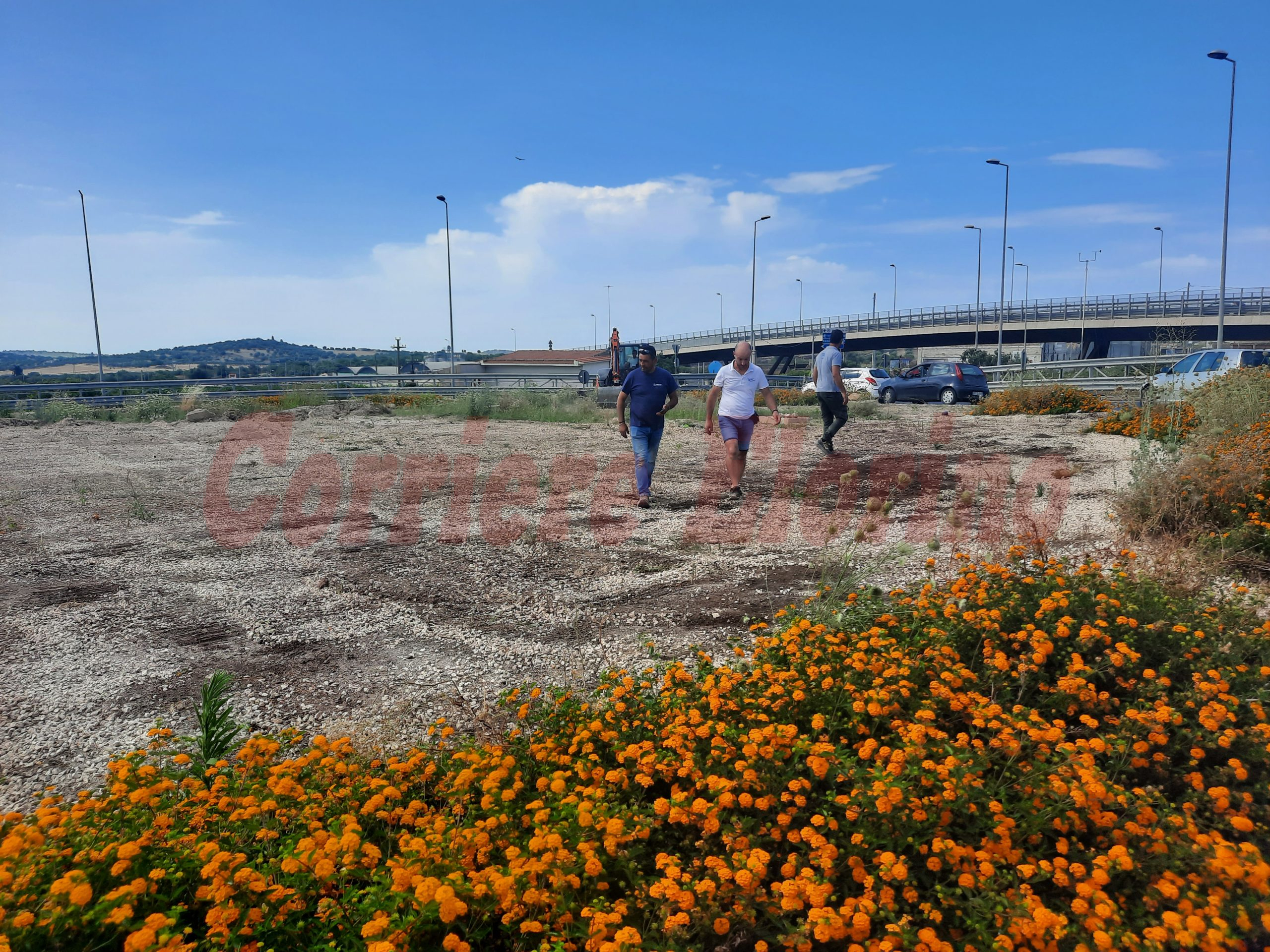 Rotatoria all’ingresso del cavalcaferrovia, iniziati i primi lavori di riqualificazione