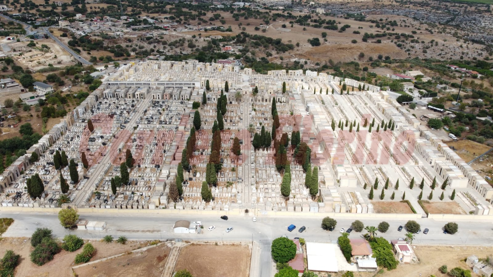 Nuovi orari di apertura del cimitero comunale, ecco cosa cambia