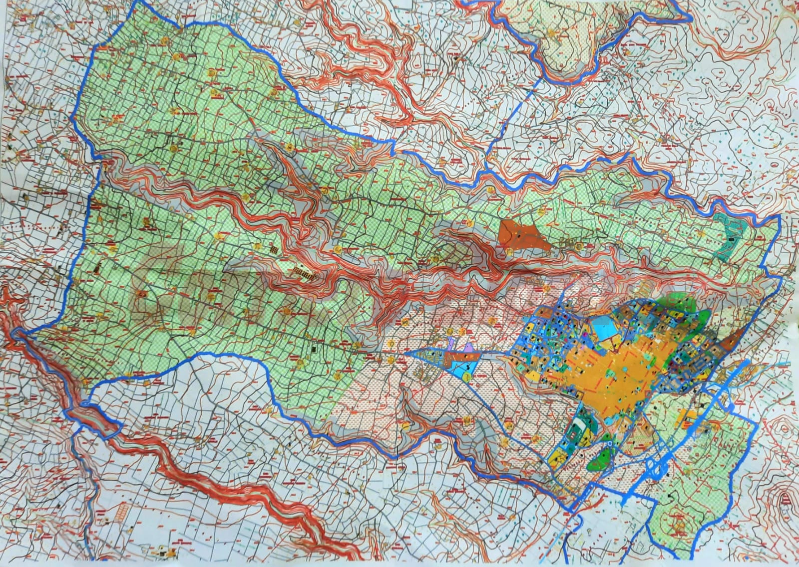 Niente serre, antenne o campi fotovoltaici nelle zone agricole a margine della città