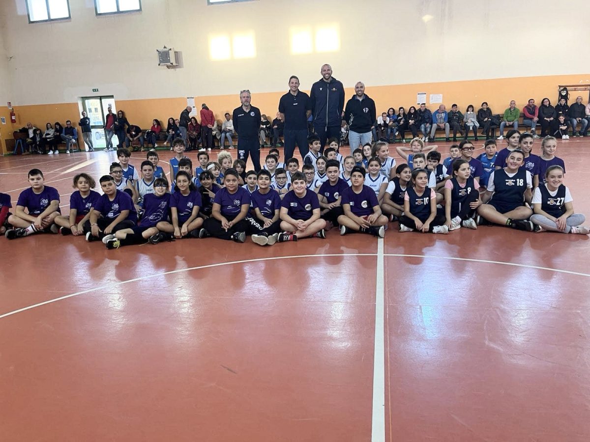 Una vigilia di Natale in festa per tutti gli atleti della Corant Basket, associazione in continua crescita