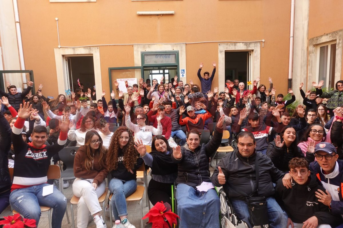 Alunni e docenti del “Calleri” di Rosolini insieme per “una società migliore che dà valore all’unicità di ogni essere umano”