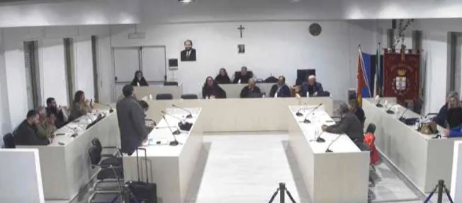 Protesta a Pachino, i consiglieri occupano l’aula Consiliare: “La sanità è al collasso nel sud-est Siciliano”