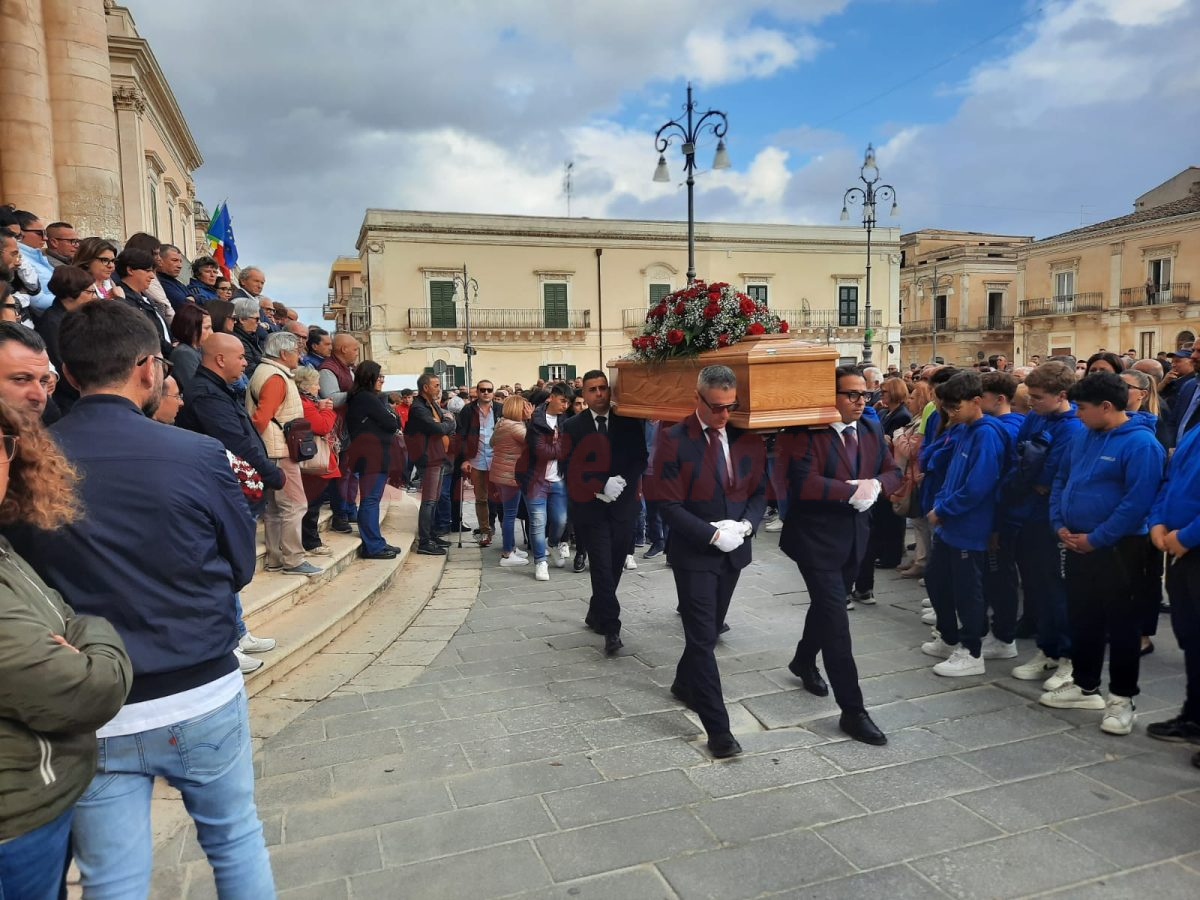 Rosolini si è fermata per l’ultimo saluto a Bartolo Barrera