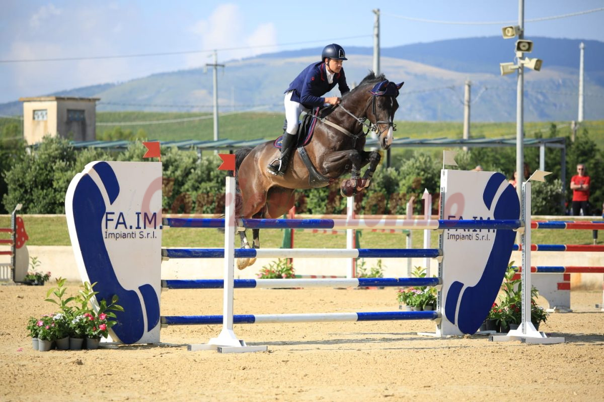 Campionato regionale ad ostacoli, medaglia d’argento per il rosolinese Rosario Floriddia