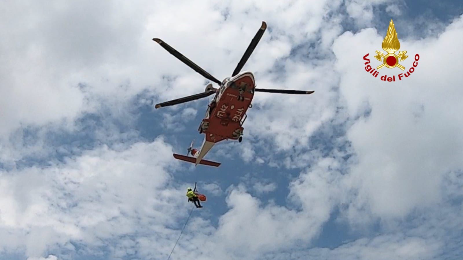 Si sloga una caviglia, escursionista 57enne soccorsa con l’elisoccorso ai laghetti di Avola Si sloga una caviglia, escursionista 57enne soccorsa con l’elisoccorso ai laghetti di Avola