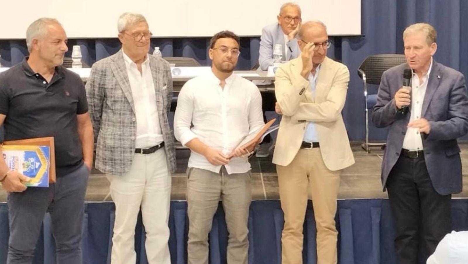 L’Atletico Rosolini premiato alla Festa del Calcio Siracusano 2025 L’Atletico Rosolini premiato alla Festa del Calcio Siracusano 2025