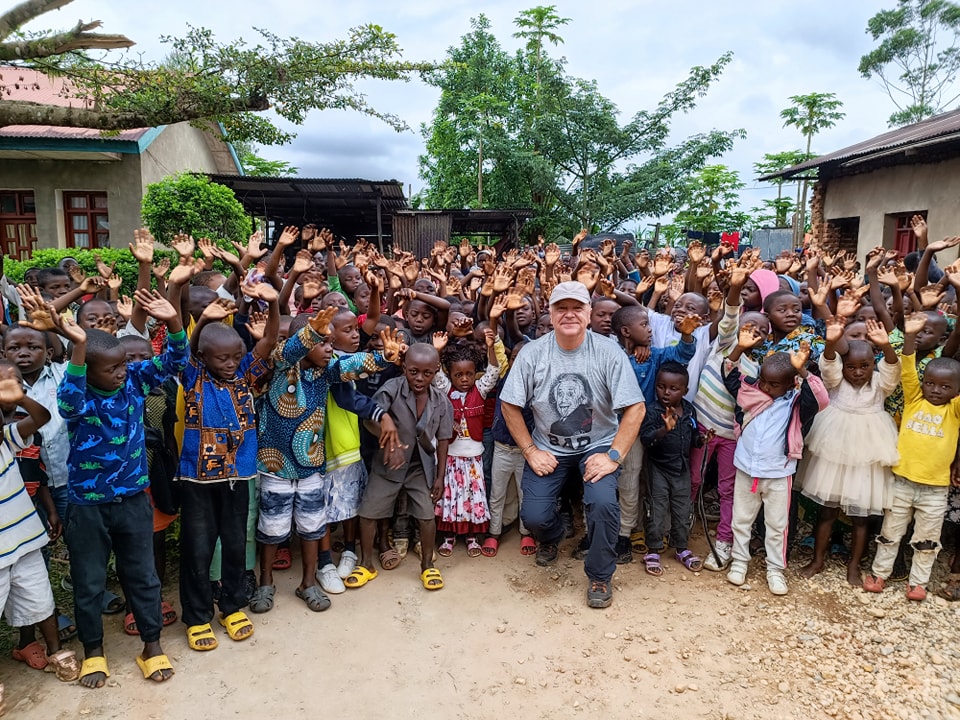 Il 15° viaggio di Piero Gennaro nella Repubblica Democratica del Congo per continuare a seminare speranza Il 15° viaggio di Piero Gennaro nella Repubblica Democratica del Congo per continuare a seminare speranza