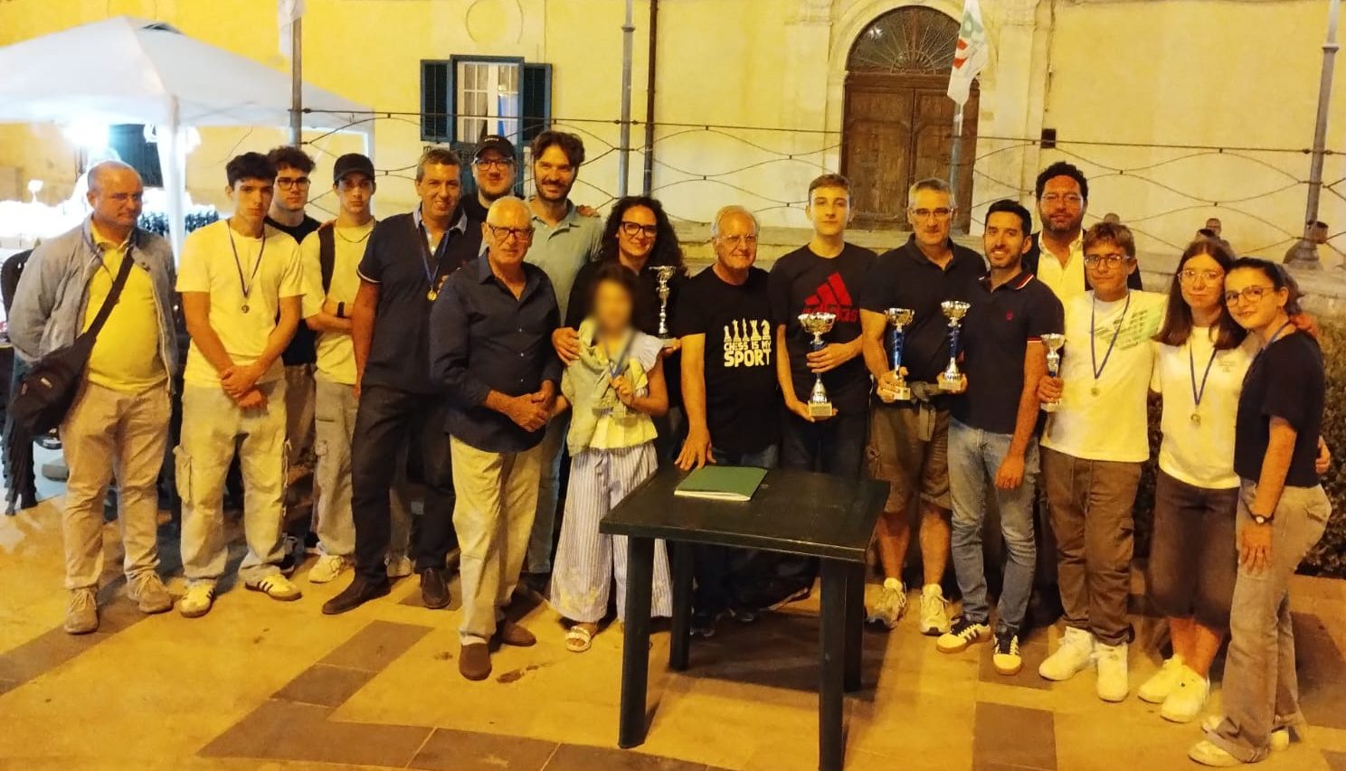 Scacchi in piazza Garibaldi, primo posto per il netino Diego Alfò e la rosolinese Michela Zocco Scacchi in piazza Garibaldi, primo posto per il netino Diego Alfò e la rosolinese Michela Zocco