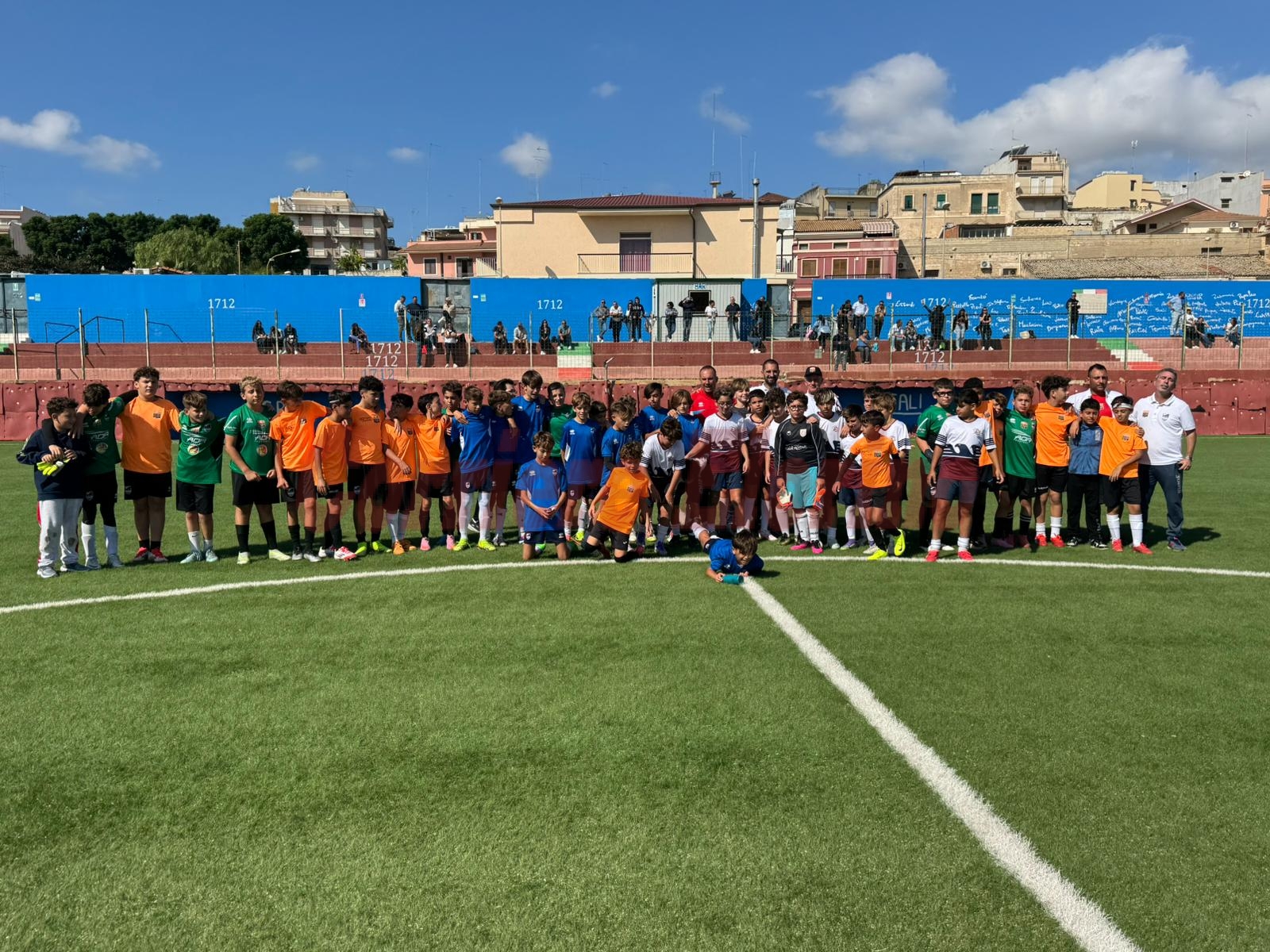 Allenamento congiunto al “Consales”: sport e amicizia tra Atletico Rosolini, Olimpique Priolo e Catania FC Allenamento congiunto al “Consales”: sport e amicizia tra Atletico Rosolini, Olimpique Priolo e Catania FC