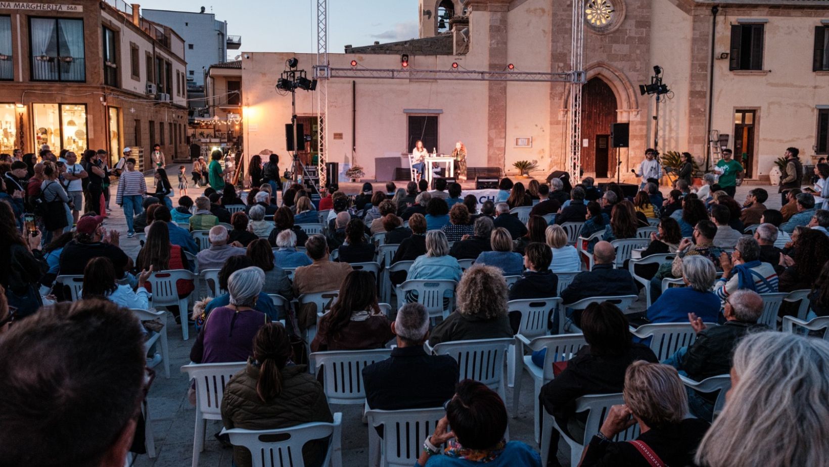 Marzamemi Book Fest, il successo del festival che forma i giovani Marzamemi Book Fest, il successo del festival che forma i giovani