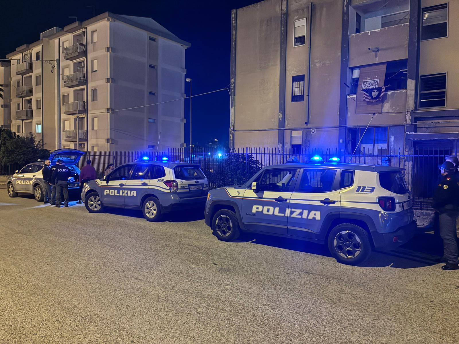 Occupazione abusiva di edifici e furto di energia elettrica, 9 persone denunciate a Rosolini Occupazione abusiva di edifici e furto di energia elettrica, 9 persone denunciate a Rosolini