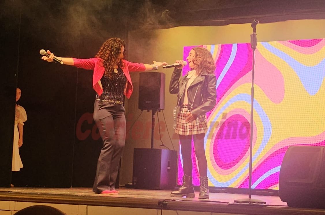 Désirée Giannì incanta Napoli: talento, emozione e solidarietà sul palco del festival “Ncop’ Arena Nera” Désirée Giannì incanta Napoli: talento, emozione e solidarietà sul palco del festival “Ncop’ Arena Nera”